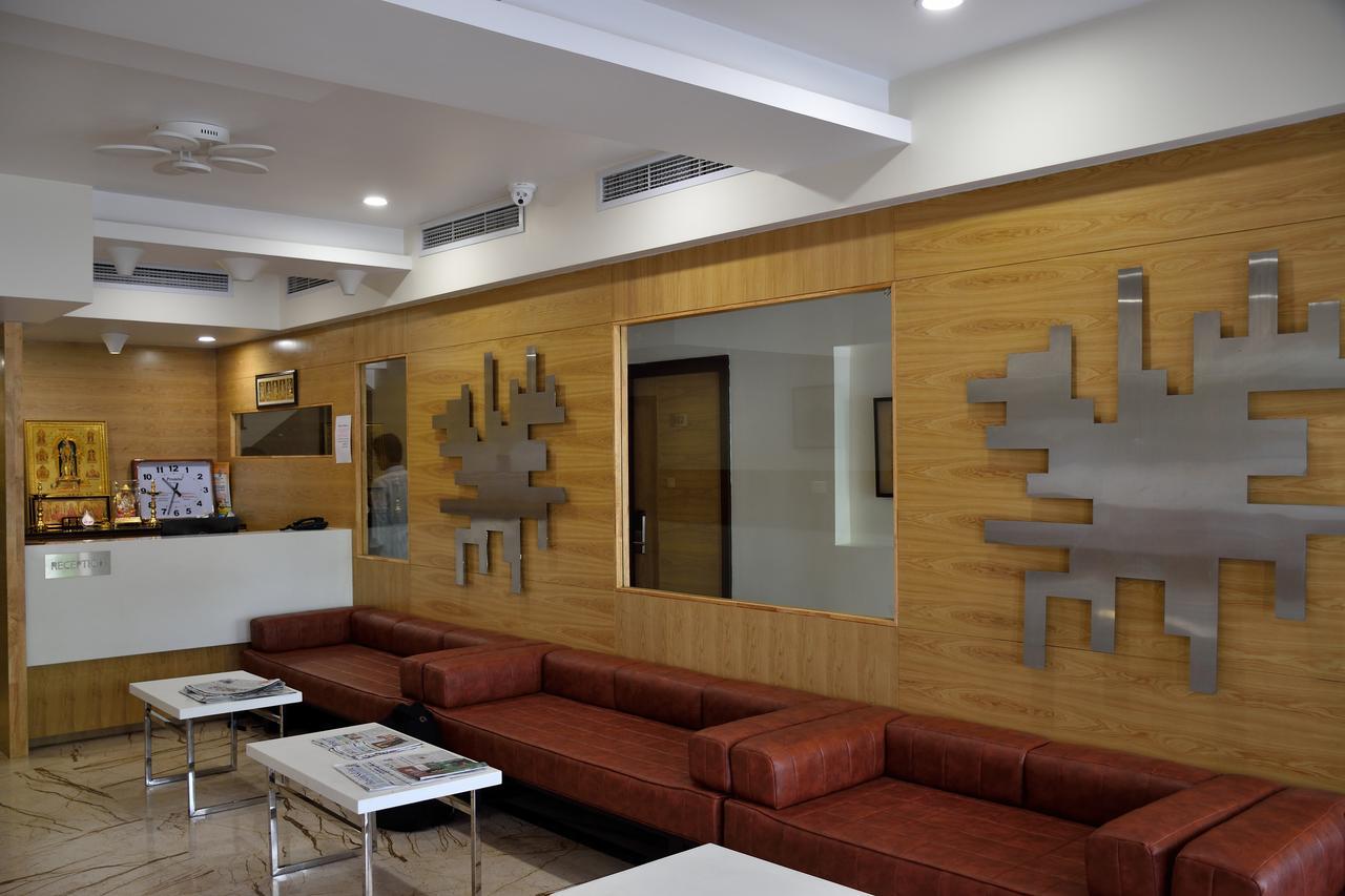 Hotel Laya Inn Ariyalur Bagian luar foto