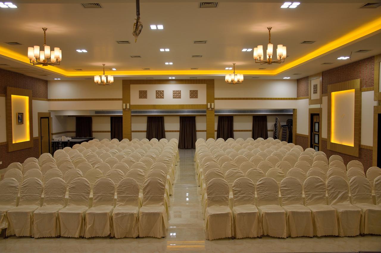 Hotel Laya Inn Ariyalur Bagian luar foto